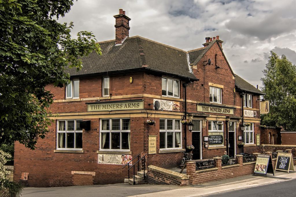 The Miners Arms Hotel Leeds  Exterior photo